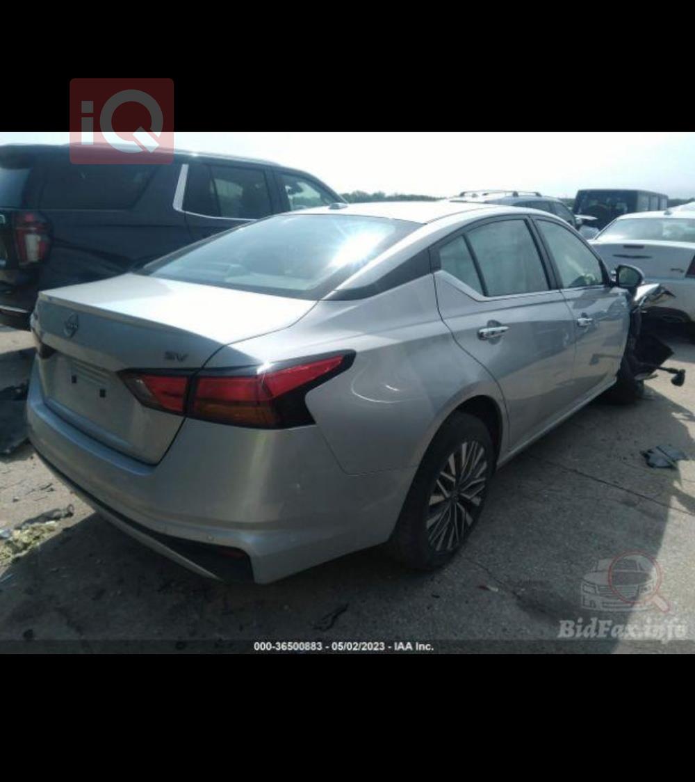 نيسان ألتيما